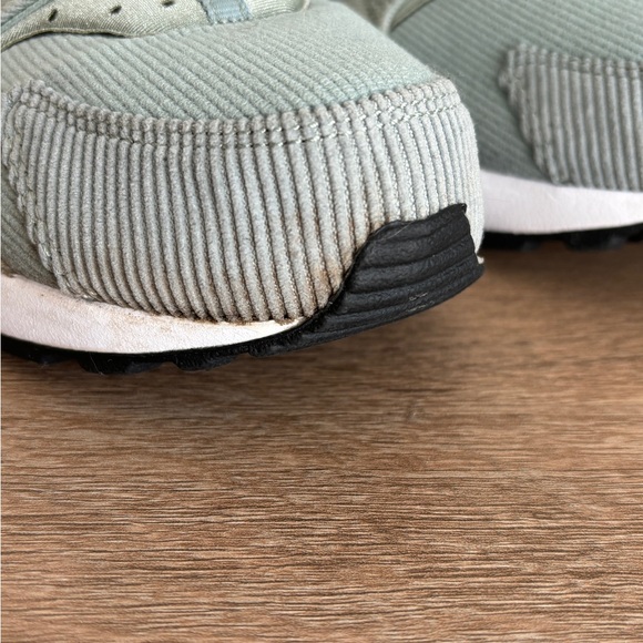 Nike Air Huarache SE Mica Green - Picture 12 of 15